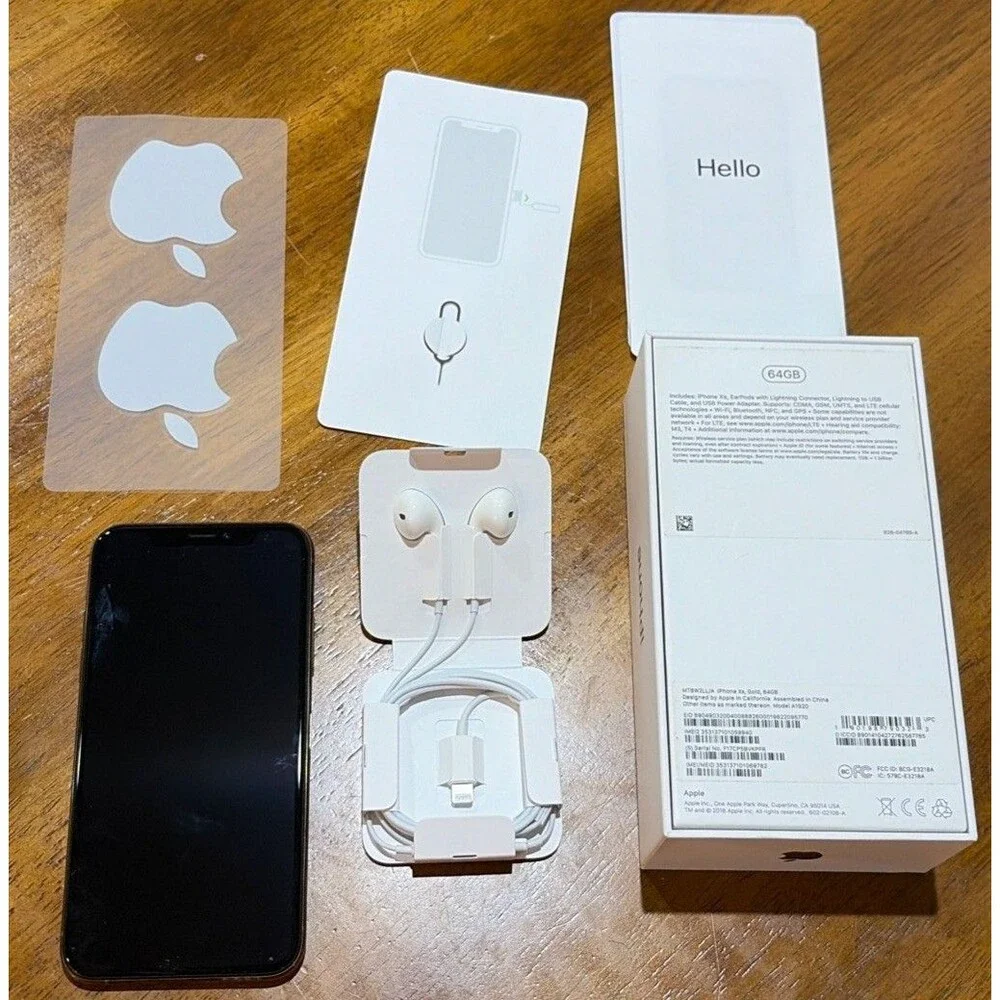 Apple iPhone XS 64gb unlocked used, Gold With Original Box EarPods W/connector